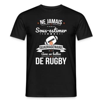 Sous-estimer un quadragénaire avec ballon de rugby - T-shirt homme - noir - Devant - AI Model Male 178 light (178cm)