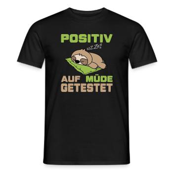 Positiv auf müde getestet (Faultier-Edition) - Männer T-Shirt - Schwarz - Vorne - AI Model Male 178 light (178cm)