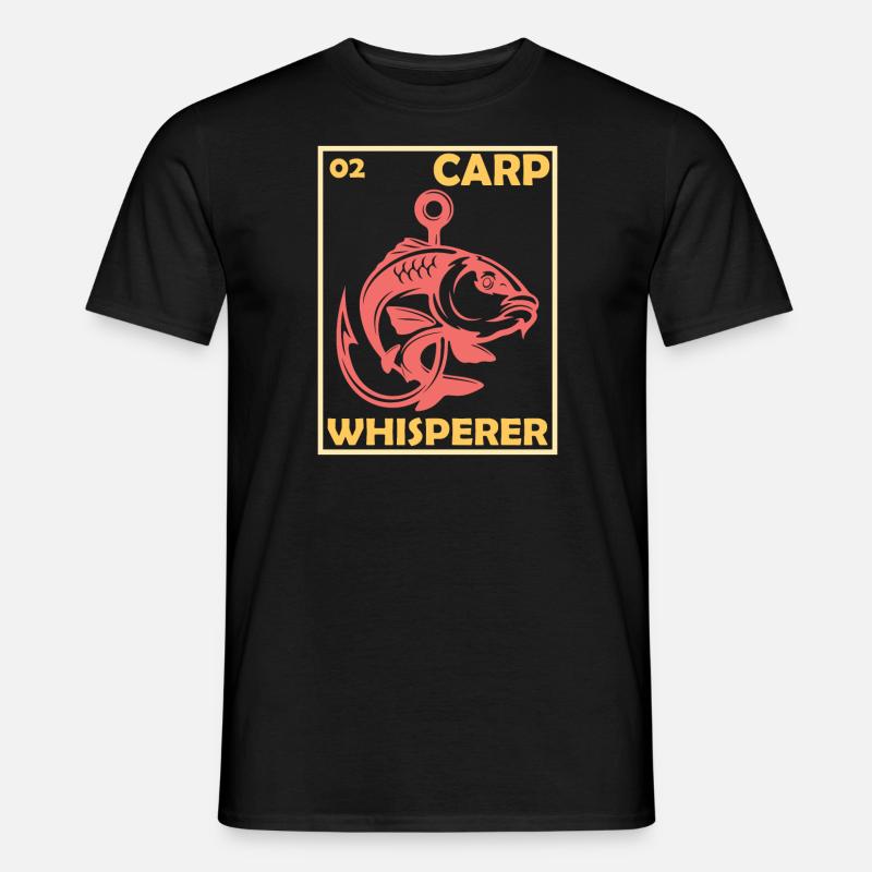 Carp Whisperer- Karpfen Flüsterer - Männer T-Shirt - Schwarz