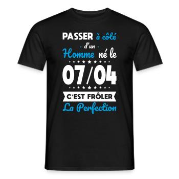 Anniversaire - Né le 7 Avril Frôler perfection - T-shirt homme - noir - Devant - AI Model Male 178 light (178cm)