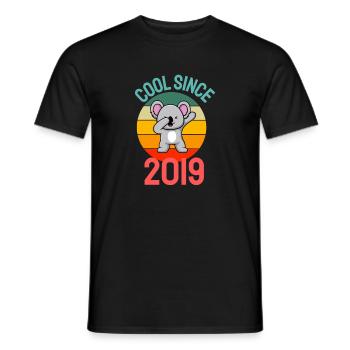 Cool depuis 2019 Retro Dabbing Koala 3ème anniversaire - T-shirt homme - noir - Devant - AI Model Male 178 light (178cm)