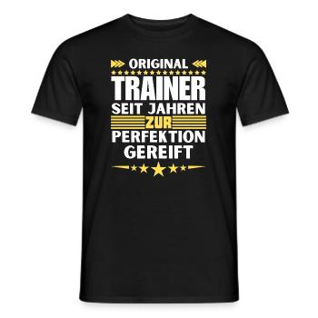 Trainers matured to perfection - Men's T-Shirt - black - Front - AI Model Male 178 light (178cm)