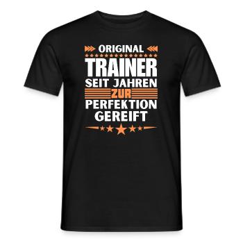 Trainers matured to perfection - Men's T-Shirt - black - Front - AI Model Male 178 light (178cm)