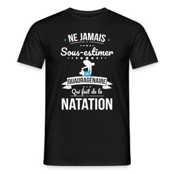 Sous-estimer quadragénaire qui fait de la natation - T-shirt homme - noir - Devant - AI Model Male 178 light (178cm)