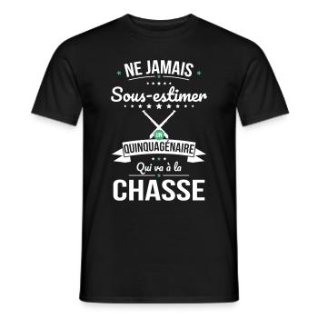 Sous-estimer un quinquagénaire qui va à la chasse - T-shirt homme - noir - Devant - AI Model Male 178 light (178cm)
