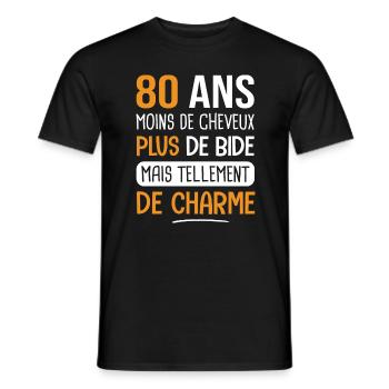 80 ans plus de charme cadeau anniversaire 80 ans - T-shirt homme - noir - Devant - AI Model Male 178 light (178cm)