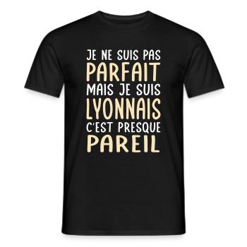 Je ne suis pas parfait mais je suis Lyonnais - T-shirt homme - noir - Devant - AI Model Male 178 light (178cm)
