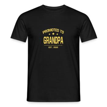 Neu Zum Opa Befördert Seit 2022 - Männer T-Shirt - Schwarz - Vorne - AI Model Male 178 light (178cm)
