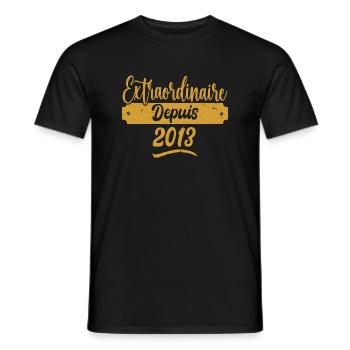 Extraordinaire Depuis 2013 | Cadeau Anniversaire - T-shirt homme - noir - Devant - AI Model Male 178 light (178cm)