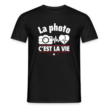 La photo, c'est la vie, cadeau photographe - T-shirt homme - noir - Devant - AI Model Male 178 light (178cm)