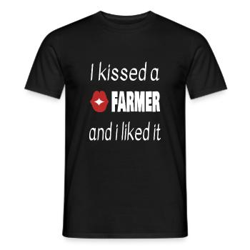 Kissed A Farmer Bauernhof Bauer Traktor Shirt - Männer T-Shirt - Schwarz - Vorne - AI Model Male 178 light (178cm)
