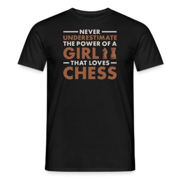 Chess Player Never Underestimate The Power Of Girl - Männer T-Shirt - Schwarz - Vorne - AI Model Male 178 light (178cm)