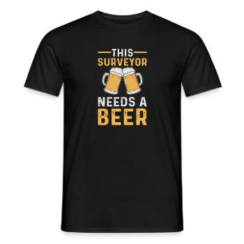 Dieser Vermesser Braucht Ein Bier. Kartograph. - Männer T-Shirt - Schwarz - Vorne - AI Model Male 178 light (178cm)