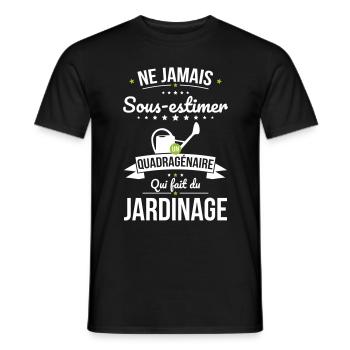 Sous-estimer quadragénaire qui fait du jardinage - T-shirt homme - noir - Devant - AI Model Male 178 light (178cm)
