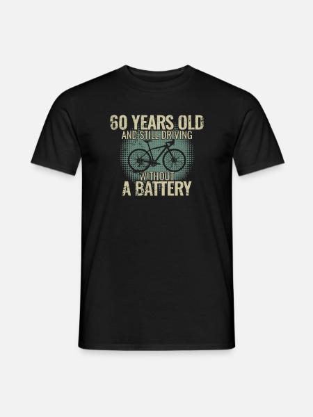 60 jaar oud en nog steeds rijdend zonder batterij - Heren T-shirt - zwart