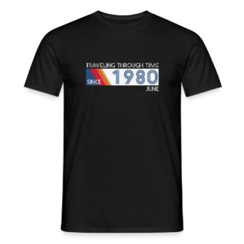 Funny Zeitreise Geburtstags Design Juni 1980 - Männer T-Shirt - Schwarz - Vorne - AI Model Male 178 light (178cm)