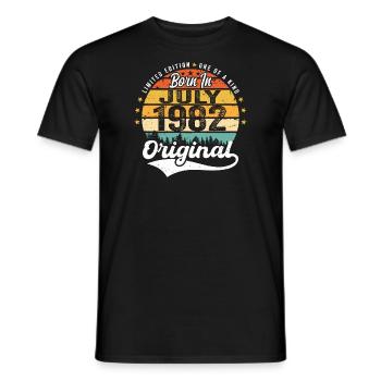 1982 Juillet - Années de grandeur depuis juillet 1982 - T-shirt homme - noir - Devant - AI Model Male 178 light (178cm)