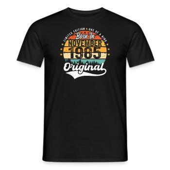 Legendär seit November 1985 - 1985 - Männer T-Shirt - Schwarz - Vorne - AI Model Male 178 light (178cm)