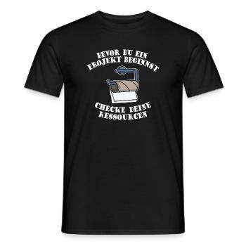Projektmanager Organisation Projekt Lustig Sprüche - Männer T-Shirt - Schwarz - Vorne - AI Model Male 178 light (178cm)