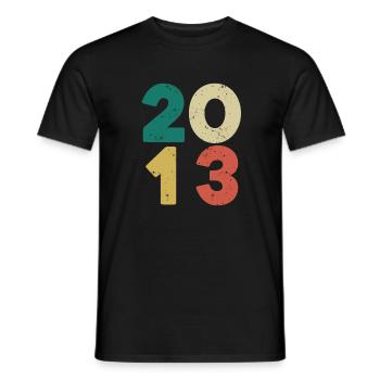 2013 - Jahrgang 2013 Retro Vintage - Männer T-Shirt - Schwarz - Vorne - AI Model Male 178 light (178cm)