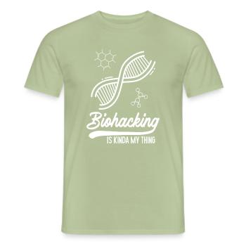 Le biohacking, c'est un peu mon truc. - T-shirt homme - vert sauge - Devant - AI Model Male 178 light (178cm)