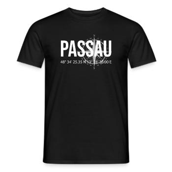 Koordinaten Passau - Männer T-Shirt - Schwarz - Vorne - AI Model Male 178 light (178cm)