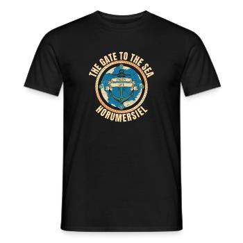 The Gate to the Sea - Horumersiel - Männer T-Shirt - Schwarz - Vorne - AI Model Male 178 light (178cm)