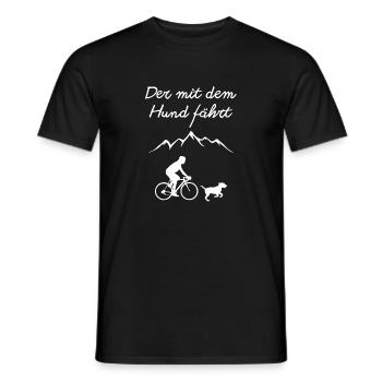 Radfahren mit Hund vor Bergen - Männer T-Shirt - Schwarz - Vorne - AI Model Male 178 light (178cm)