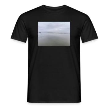 Silent seashore with sky reflection - Men's T-Shirt - black - Front - AI Model Male 178 light (178cm)