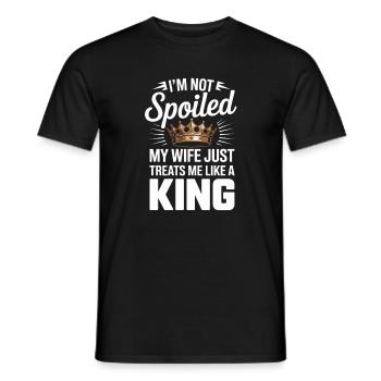 Pas gâté, ma femme me traite comme un roi - T-shirt homme - noir - Devant - AI Model Male 178 light (178cm)