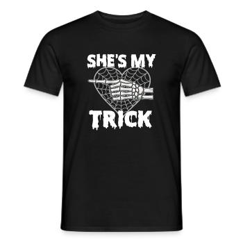 Sie ist mein Trick Lustiges Halloween-Paar - Männer T-Shirt - Schwarz - Vorne - AI Model Male 178 light (178cm)