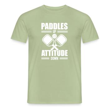 Raquette de paddleball Pickleball Cadeau - T-shirt homme - vert sauge - Devant - AI Model Male 178 light (178cm)