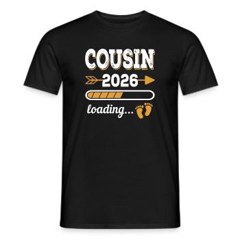 Cousin 2026 Loading Großer Cousin Geschenk - Männer T-Shirt - Schwarz - Vorne - AI Model Male 178 light (178cm)