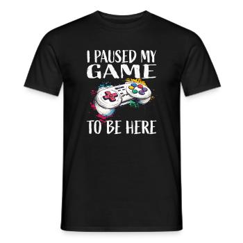 Ich pausierte mein Spiel Game Controller - Männer T-Shirt - Schwarz - Vorne - AI Model Male 178 light (178cm)