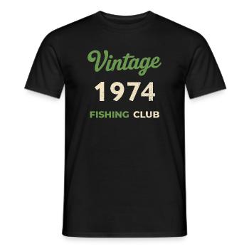 Vintage 1974 – Fishing Club Retro Geburtsjahr - Männer T-Shirt - Schwarz - Vorne - AI Model Male 178 light (178cm)