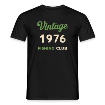 Vintage 1976 – Fishing Club Retro Geburtsjahr - Männer T-Shirt - Schwarz - Vorne - AI Model Male 178 light (178cm)