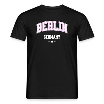 Berlin Pink Varsity Germany - Männer T-Shirt - Schwarz - Vorne - AI Model Male 178 light (178cm)
