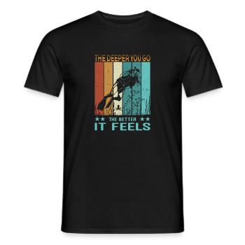 DIVE Taucher Outfit - Scuba Diving Retro Look - Männer T-Shirt - Schwarz - Vorne - AI Model Male 178 light (178cm)