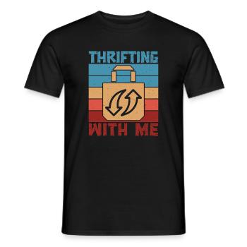Thrift Shopper Thrifting With Me Thrift Store - Männer T-Shirt - Schwarz - Vorne - AI Model Male 178 light (178cm)