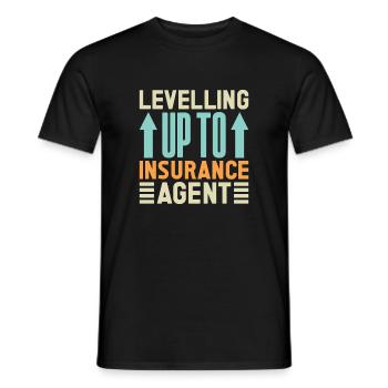 Insurance Agent Levelling Up To Funny Insurance - Männer T-Shirt - Schwarz - Vorne - AI Model Male 178 light (178cm)