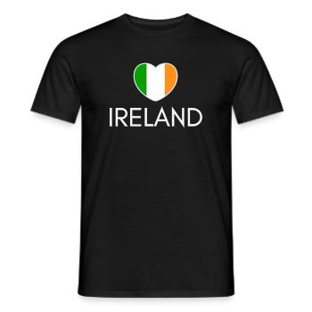 Herz mit irischer Flagge, ich liebe Irland - Männer T-Shirt - Schwarz - Vorne - AI Model Male 178 light (178cm)