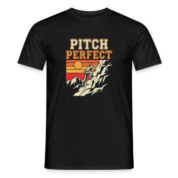 Pitch Perfect Klettern Alpin Sonnenuntergang - Männer T-Shirt - Schwarz - Vorne - AI Model Male 178 light (178cm)