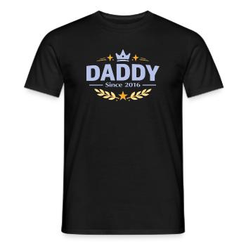 Daddy Since 2016 – Proud Dad Design - Men's T-Shirt - black - Front - AI Model Male 178 light (178cm)