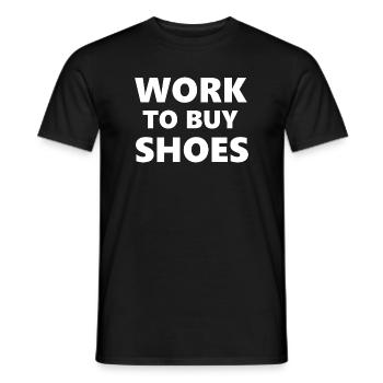 Cours de consommation : Travailler pour acheter des chaussures - T-shirt homme - noir - Devant - AI Model Male 178 light (178cm)