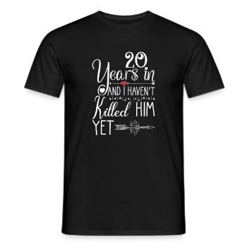 Nach 20 Jahren habe ich ihn noch nicht getötet. - Männer T-Shirt - Schwarz - Vorne - AI Model Male 178 light (178cm)