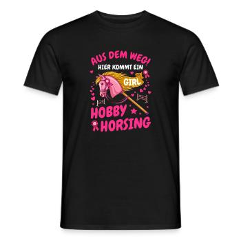 Aus dem Weg Hobby Horsing Girl Steckenpferd - Männer T-Shirt - Schwarz - Vorne - AI Model Male 178 light (178cm)