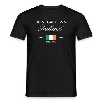 Souvenir de voyage de la Ville de Donegal Coordonnées Irlande - T-shirt homme - noir - Devant - AI Model Male 178 light (178cm)