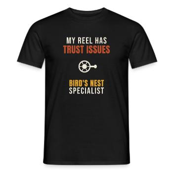 Fishing My Reel Has Trust Issues Bird's Nest Angle - Männer T-Shirt - Schwarz - Vorne - AI Model Male 178 light (178cm)