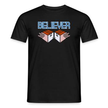 Gläubiger - Männer T-Shirt - Schwarz - Vorne - AI Model Male 178 light (178cm)