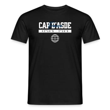 Cap d’Agde Frankreich Koordinaten Reise Souvenir - Männer T-Shirt - Schwarz - Vorne - AI Model Male 178 light (178cm)